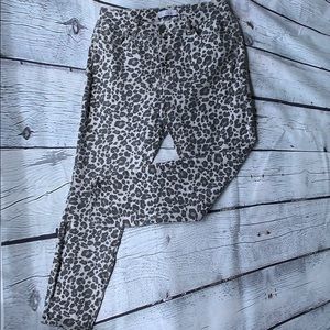 LOFT curvy skinny leopard print jeans sz6-28w